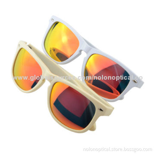 Acetate mirror lens wayfarer sunglasses in white